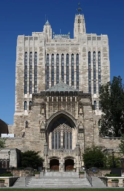 Exterior view of Yale Sterling Library